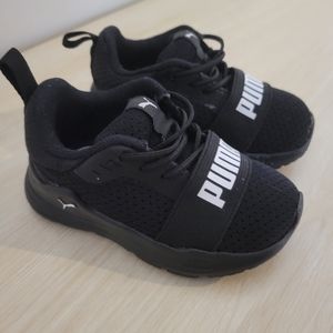 Baby tennis shoes size 5 color black - PUMA